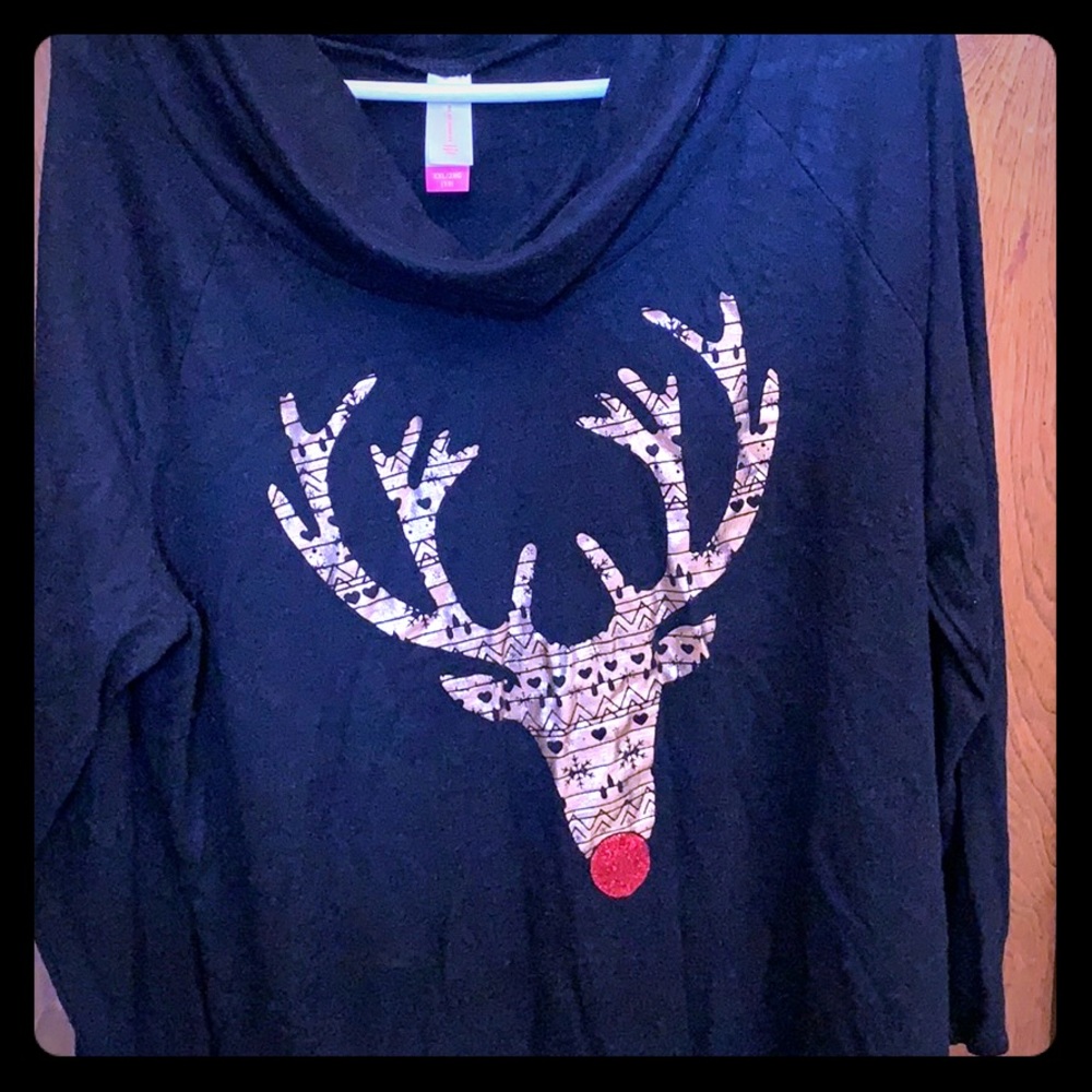 Junior’s bell neck long sleeve shirt